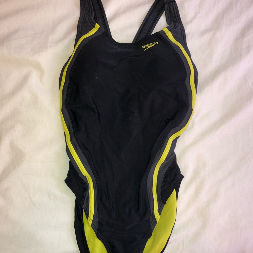 Speedo with built in pads